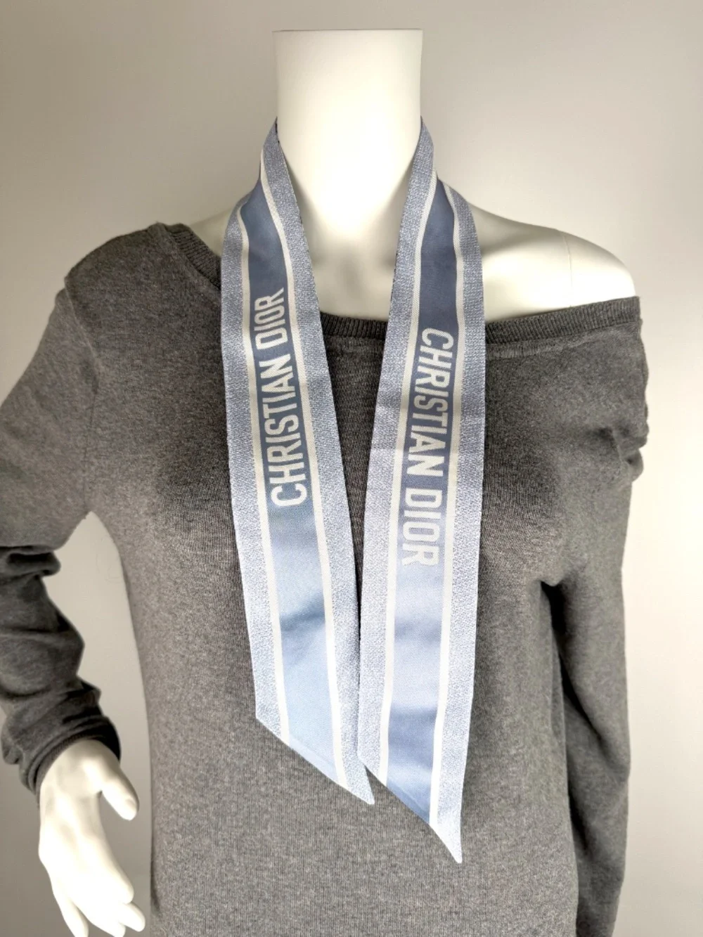 Christian Dior Dioriviera Tiole de Jouy Mitzah Blue Silk Floral Bandeau Scarf